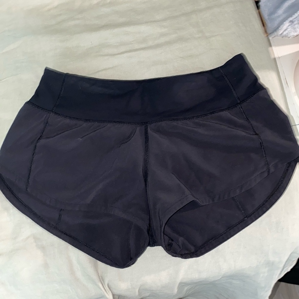 black lululemon running shorts